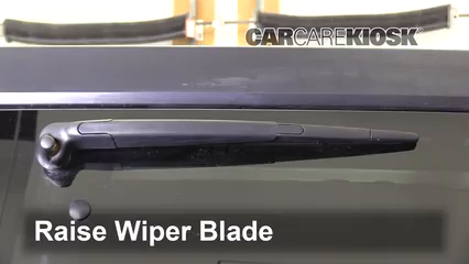 Rear Windshield Wiper Blade Change: 2018 Jeep Wrangler JK Unlimited Sahara   V6