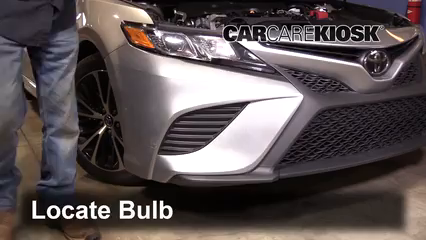 2018 Toyota Camry SE 2.5L 4 Cyl. Éclairage Feu antibrouillard (remplacer l'ampoule)