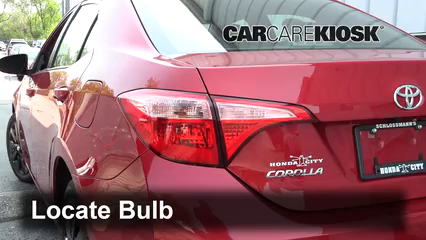 2018 Toyota Corolla LE 1.8L 4 Cyl. Éclairage Feu clignotant arrière (remplacer l'ampoule)