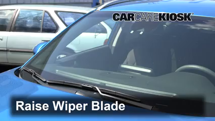Front Windshield Wiper Blade Change: 2019 Hyundai Tucson Limited 2.4L 4 Cyl.