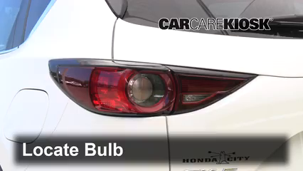 2019 Mazda CX-5 Touring 2.5L 4 Cyl. Éclairage Feux de marche arrière (remplacer une ampoule)