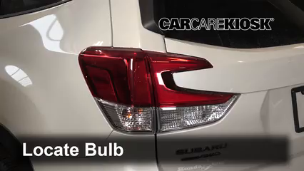 2019 Subaru Forester Premium 2.5L 4 Cyl. Luces Luz de reversa (reemplazar foco)