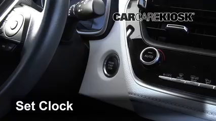 2019 Toyota Corolla SE 1.8L 4 Cyl. Hatchback Reloj Fijar hora de reloj