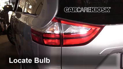 2019 Toyota Sienna XLE 3.5L V6 Éclairage Feux de marche arrière (remplacer une ampoule)